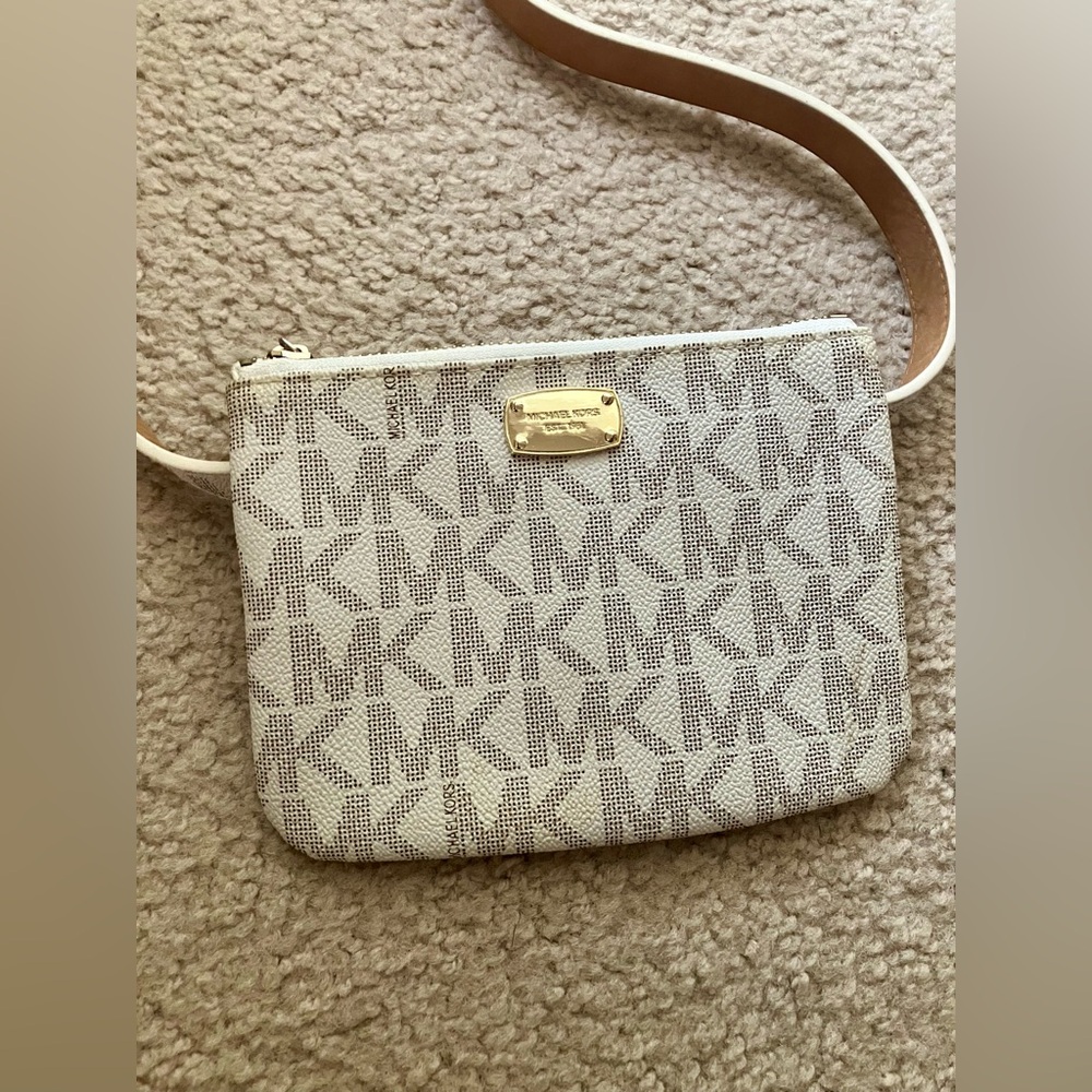 MICHAEL KORS waist bag 💫🤍